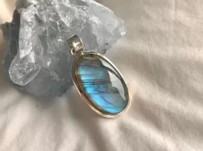 Labradorite Naevia Pendant - Reg. Oval